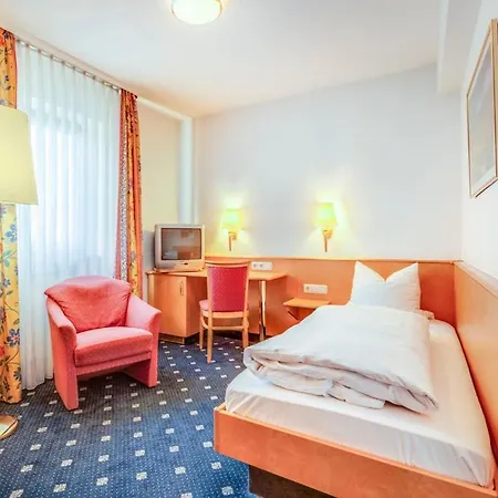 Hotel Bloedel Gruener Baum Neurenberg